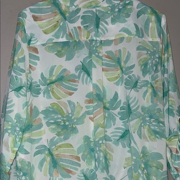 Ruby Rd Green and White 3/4 Sleeve Notched Collar Button Down - Picture 11 of 14